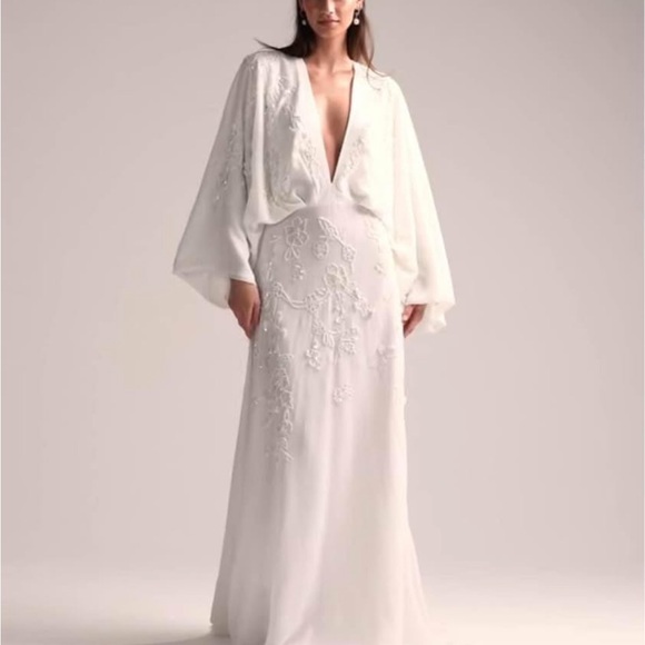 Elegant White Embroidered Dress - Picture 2 of 2